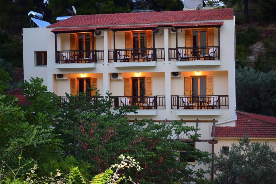 Pension Oasis Vóci Kültér fotó