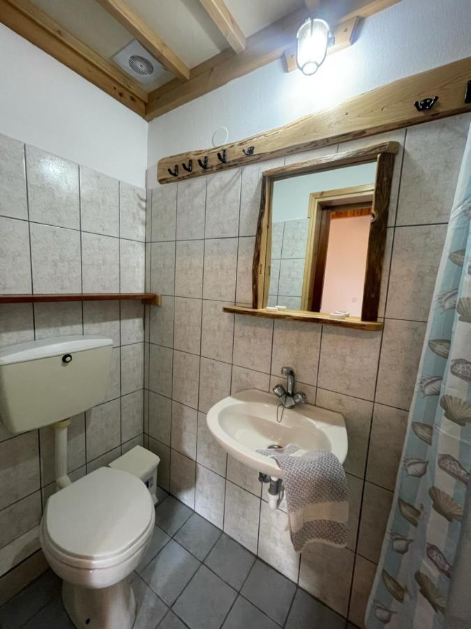 Pension Oasis Vóci Kültér fotó